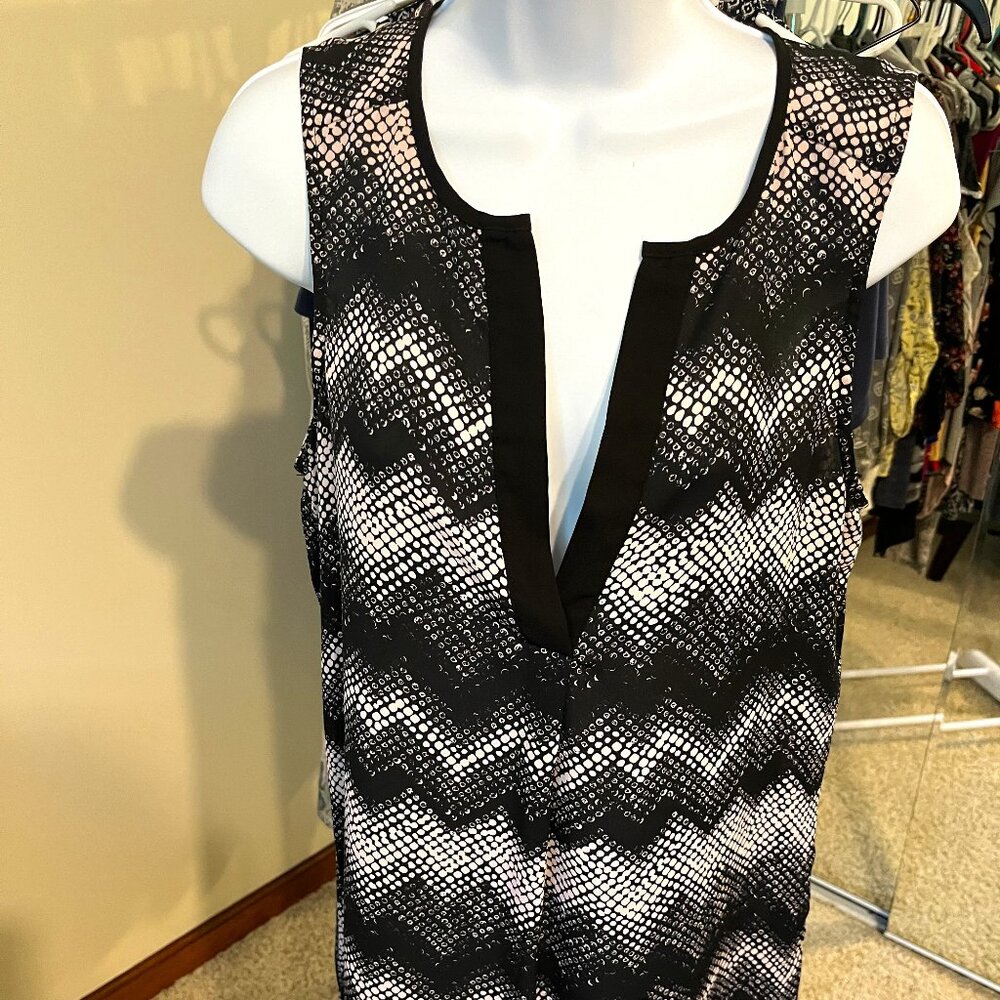 WOMENS TUNIC TANK TOP MAURICES SIZE SMALL SLEEVELESS BLACK WHITE SNAKESKIN BLACK
